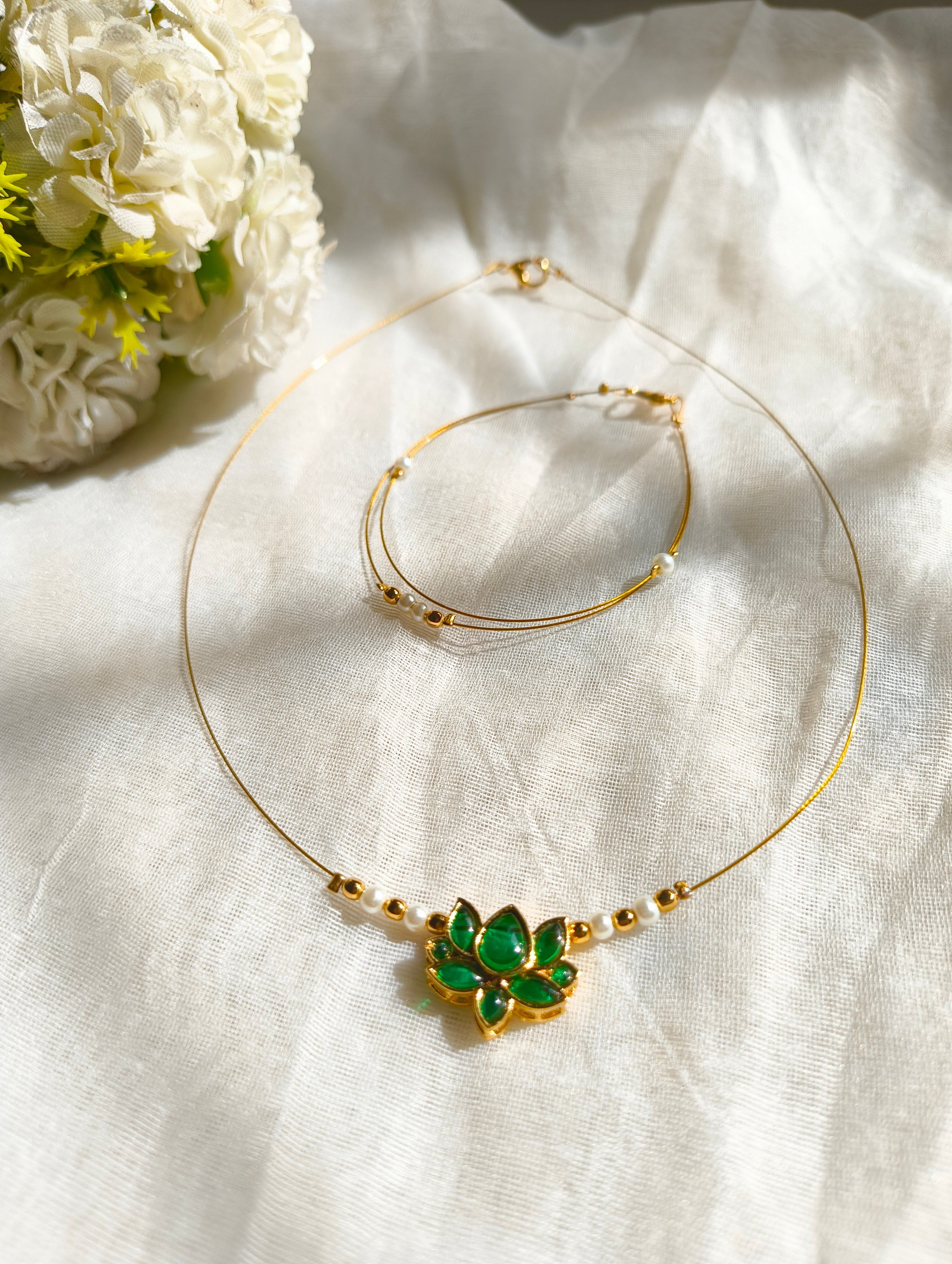 Lotus Pendant Necklace Green